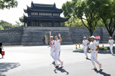 笑颜与周到刷屏！这名火炬手是Z6官网人！